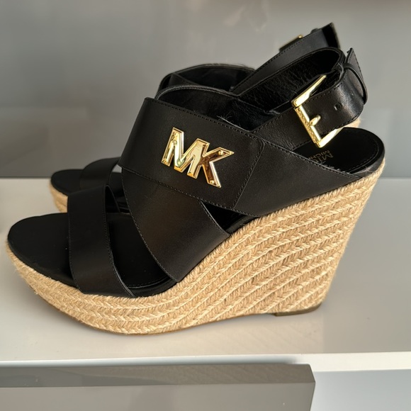 Michael Kors Platforms - Picture 4 of 6